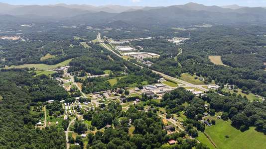 1689 Old Murphy Rd Franklin, NC 28734-9174 1