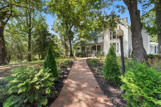 1689 Old Murphy Rd Franklin, NC 28734-9174 4