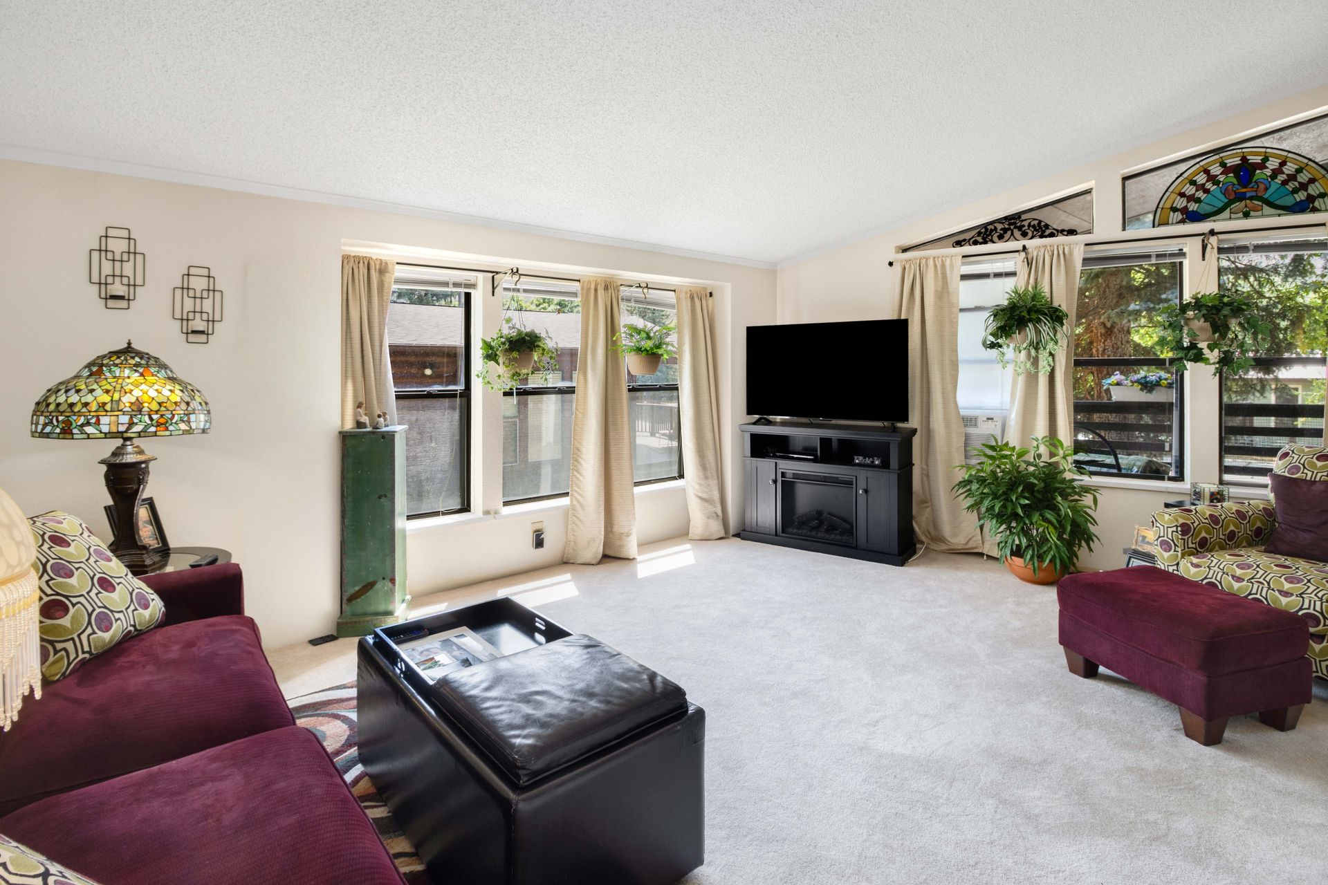 125 Center Dr 2