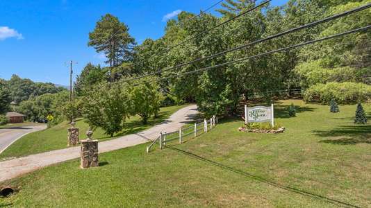 1689 Old Murphy Rd Franklin, NC 28734-9174 2